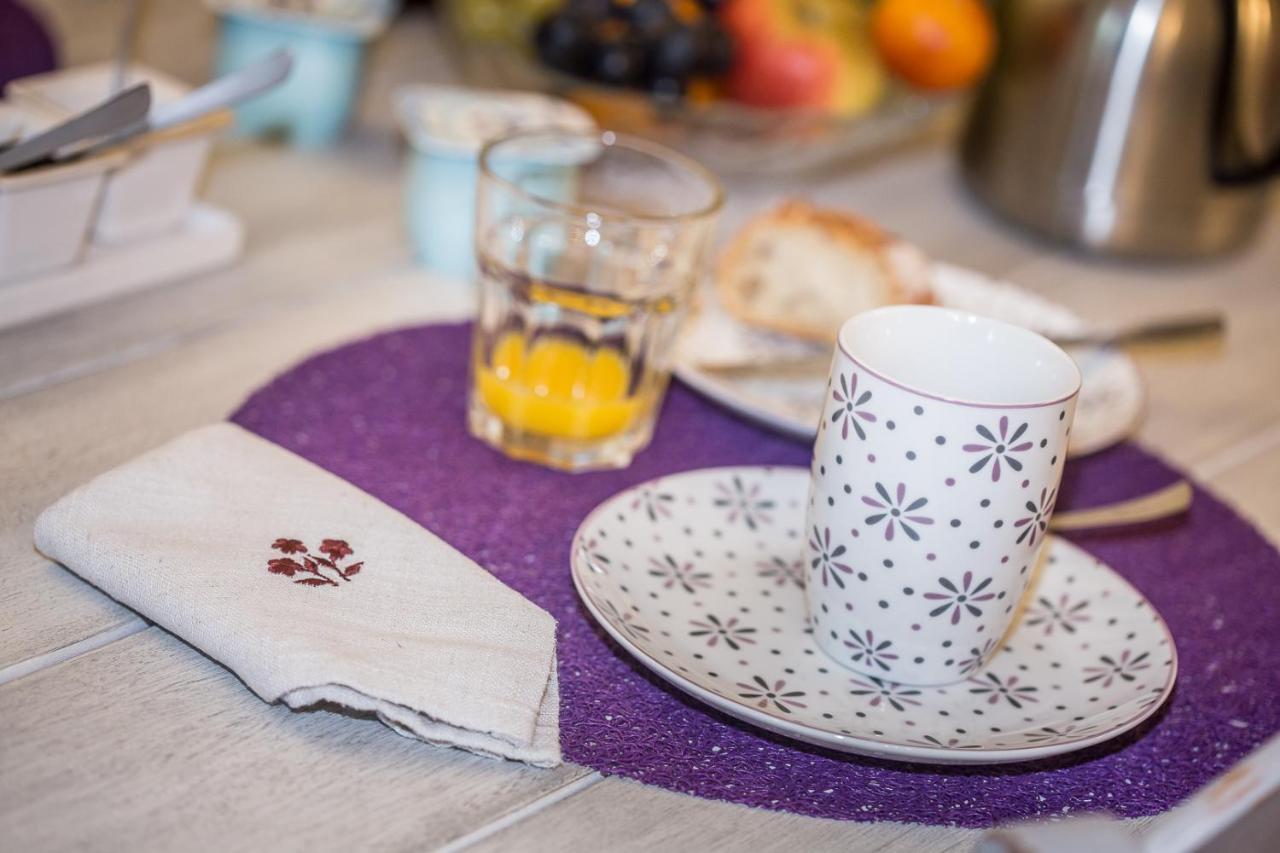 Entre Canal Et Vignes Bed & Breakfast Escolives-Sainte-Camille Bagian luar foto